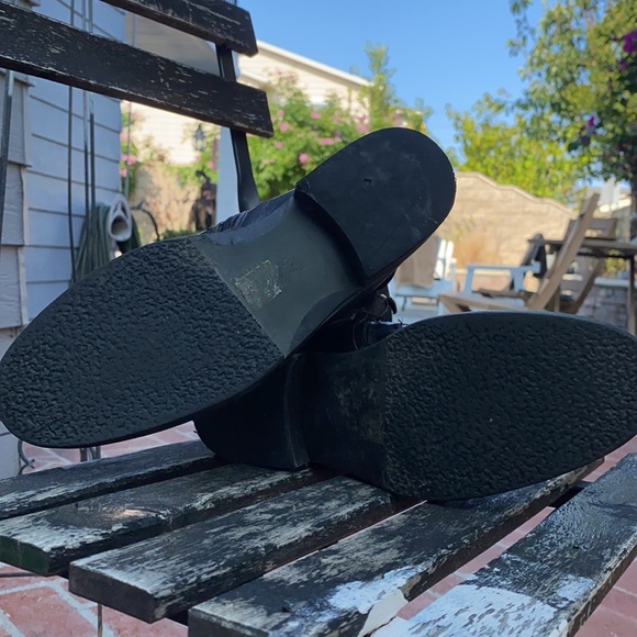 KIRA Books from Nordstrom Xmas Event - Picture 7 of 7